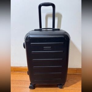 Solgaard Carry-On Closet Large Suitcase 22 inch